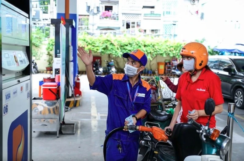 Giá xăng dầu đồng loạt giảm mạnh, điều chỉnh mới từ 15h hôm nay
